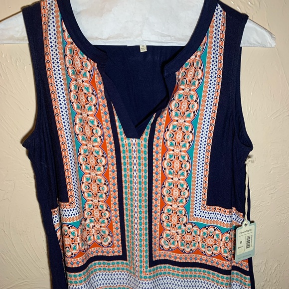 Woman’s top - Picture 2 of 2